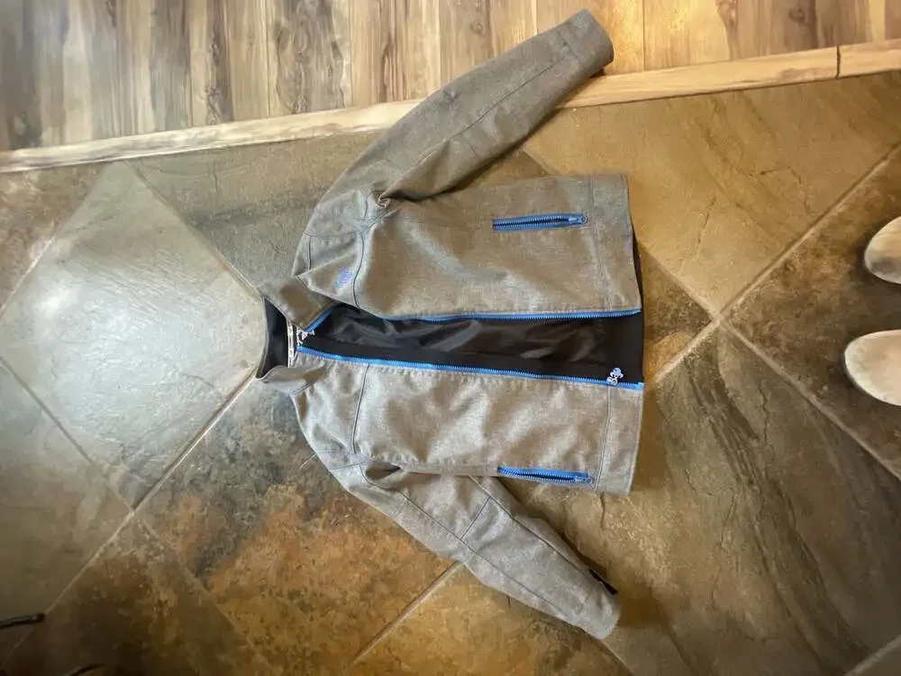 Cowboy Hardware Boys Gray Full Zip Softshell Jacket with Blue Trim Size XL 14/16